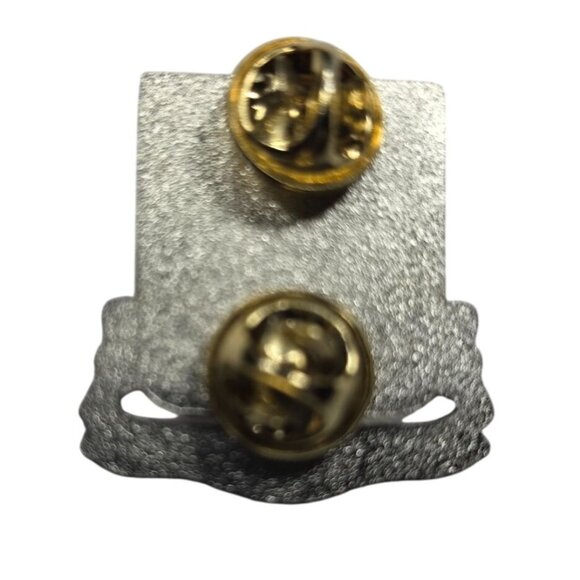 87th infantry Enamel Pin With Crest Design "Vires Montesque Vincimus" Motto - Picture 2 of 4